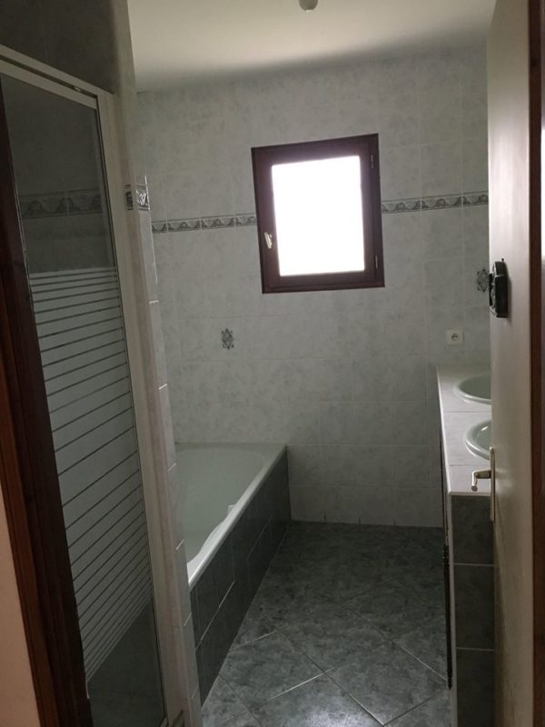 Pose de carrelage, rénovation salle de bains à Besne – Image 8