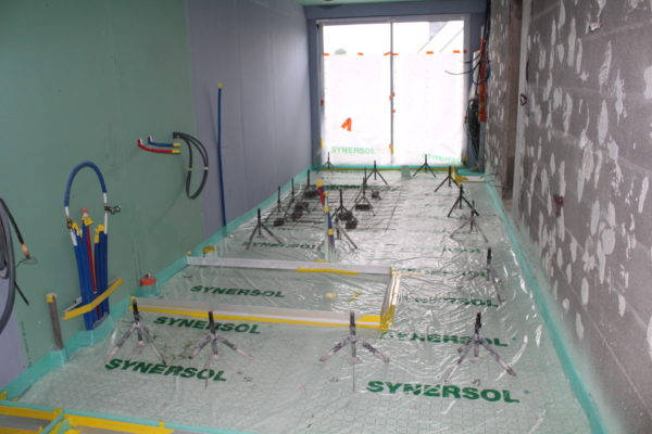Coulage de chape sur mousse polyuréthane projetée – Image 3