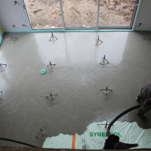 Coulage de chape sur mousse polyuréthane projetée