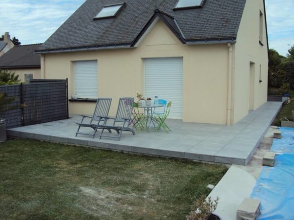 Terrasse en carrelage sur plots