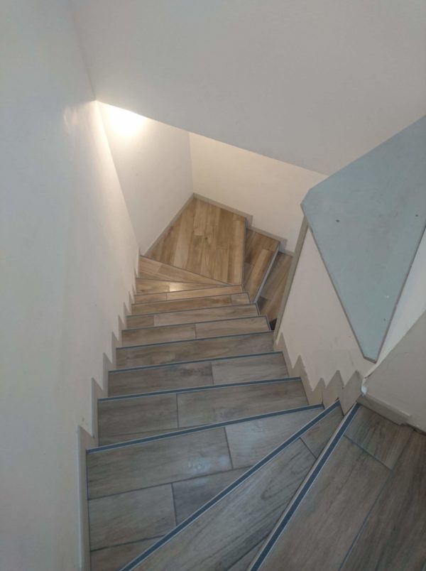 HABILLAGE D'ESCALIER CARRELAGE Pontchateau – Image 6