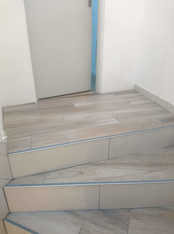 HABILLAGE D'ESCALIER CARRELAGE Pontchateau – Image 2