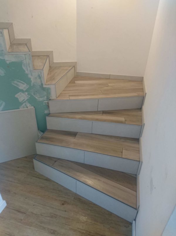 HABILLAGE D'ESCALIER CARRELAGE Pontchateau – Image 4